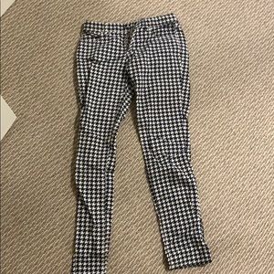 Houndstooth patterned pants